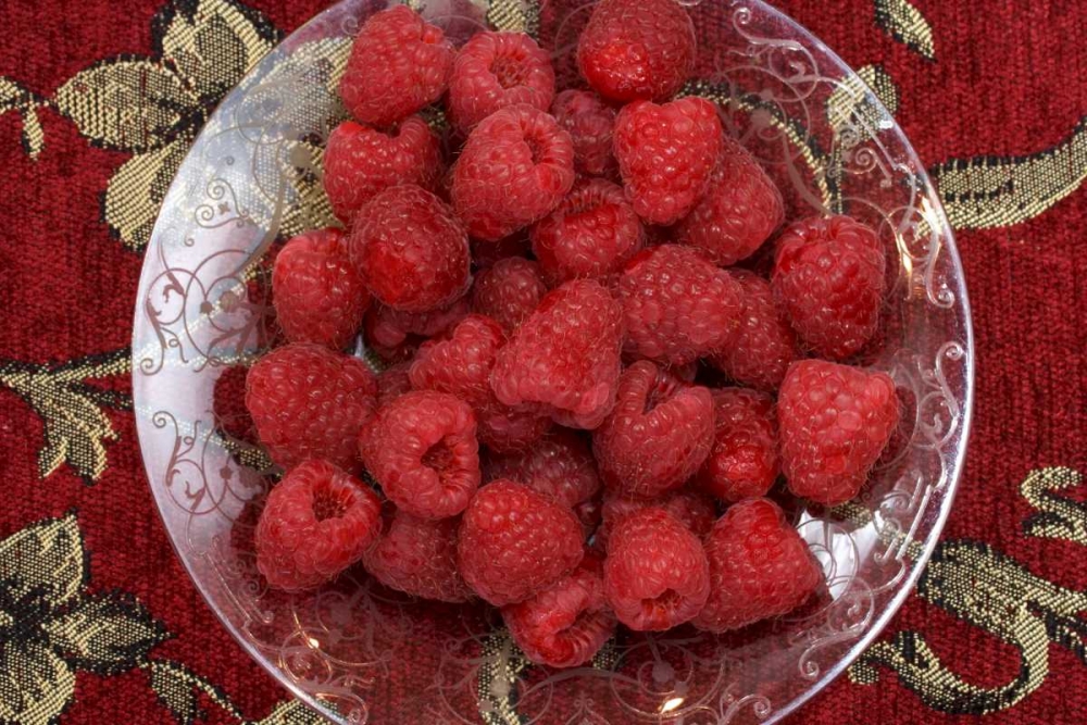 Bowl of raspberries